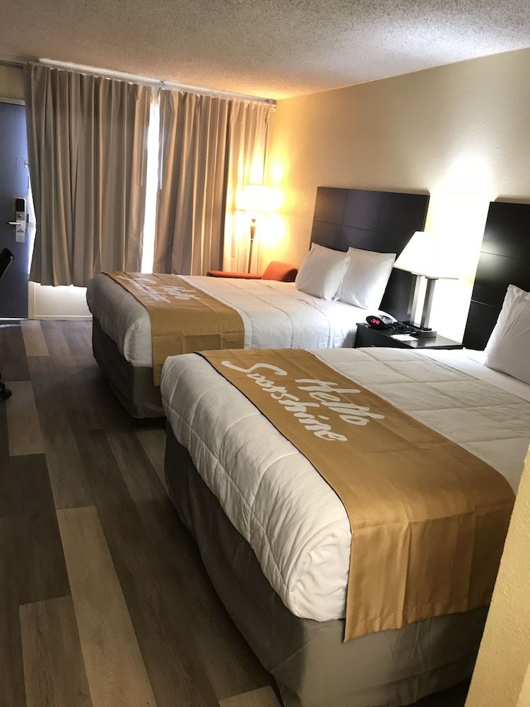 Room, 2 Queen Beds, Accessible, Non Smoking (Mobility Accessible)