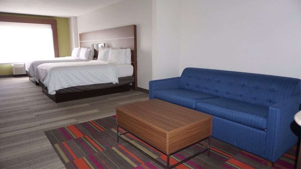 Suite, Multiple Beds