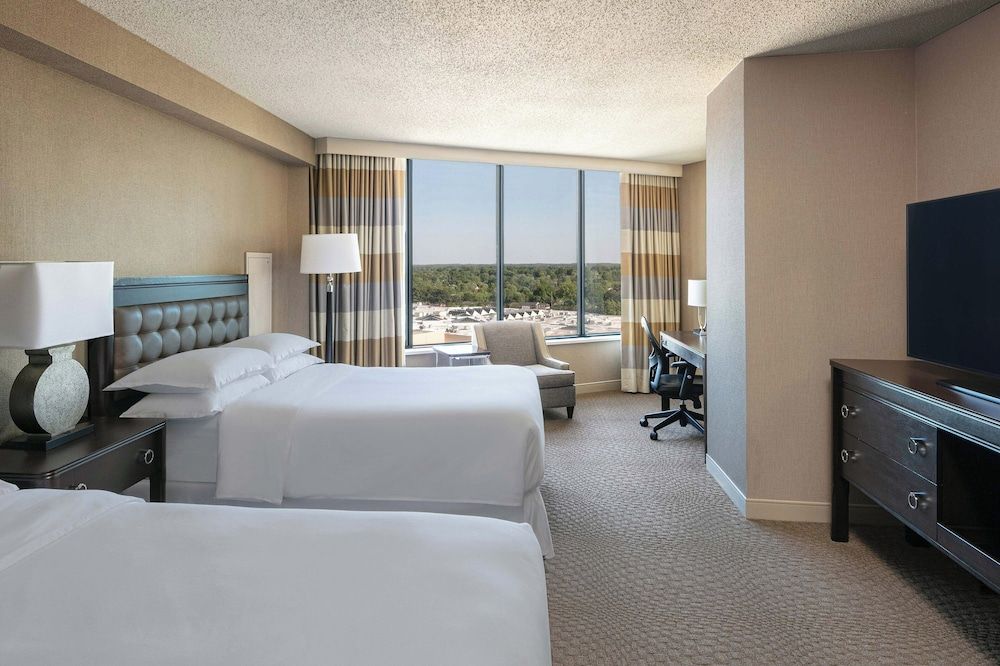 Traditional Room, 2 Double Beds, Non Smoking (Mobility/Hearing Access, Roll-in Shwr)