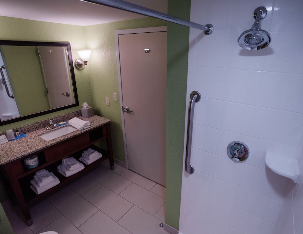 Standard Room, 1 King Bed, Accessible (Communications)