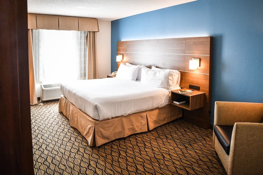 Standard Room, 1 King Bed