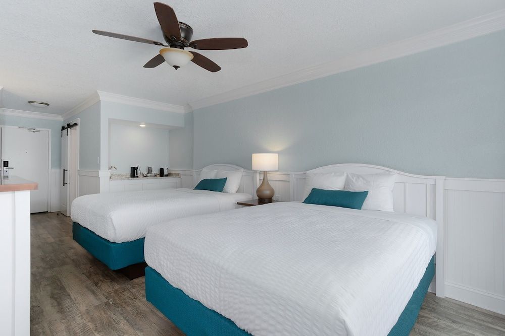 John Yancey Oceanfront Inn Standard Room, 2 Queen Beds