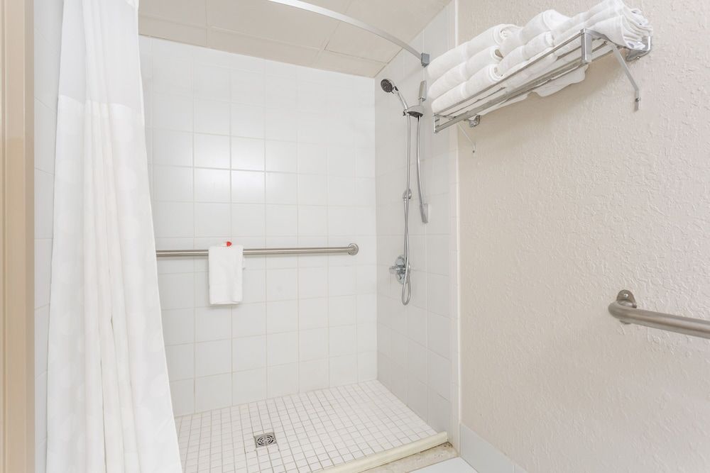 Room, 2 Queen Beds, Accessible, Non Smoking (Mobility, City View)