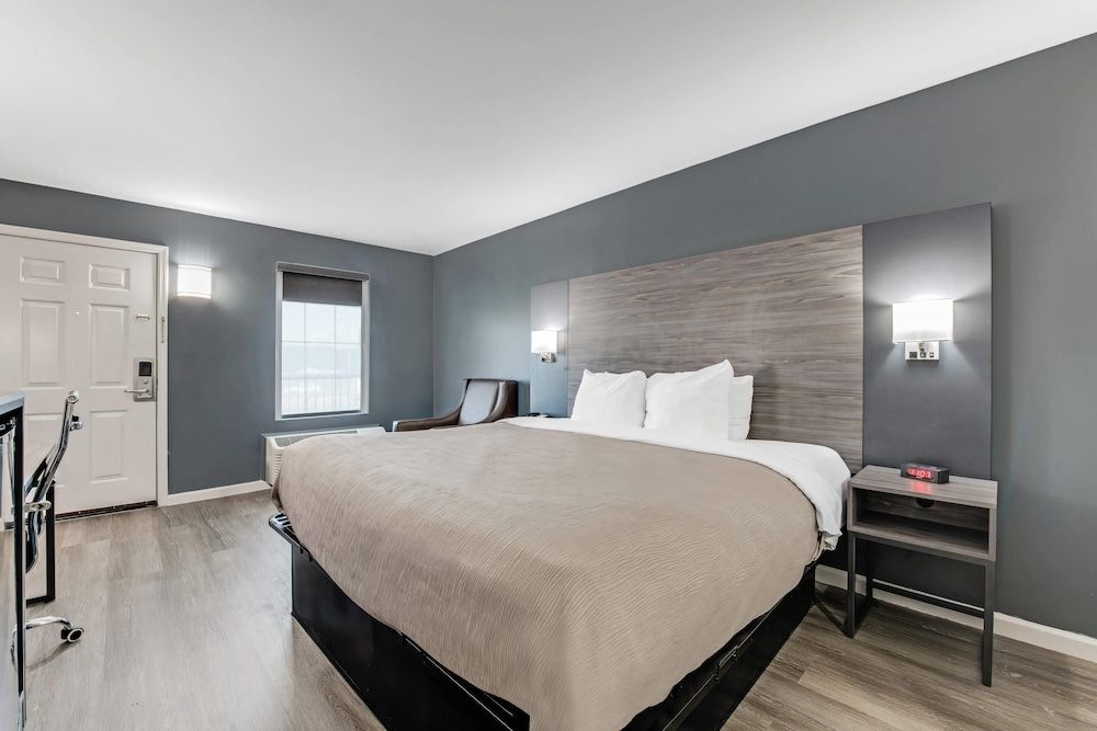 Standard Room, 1 King Bed, Non Smoking