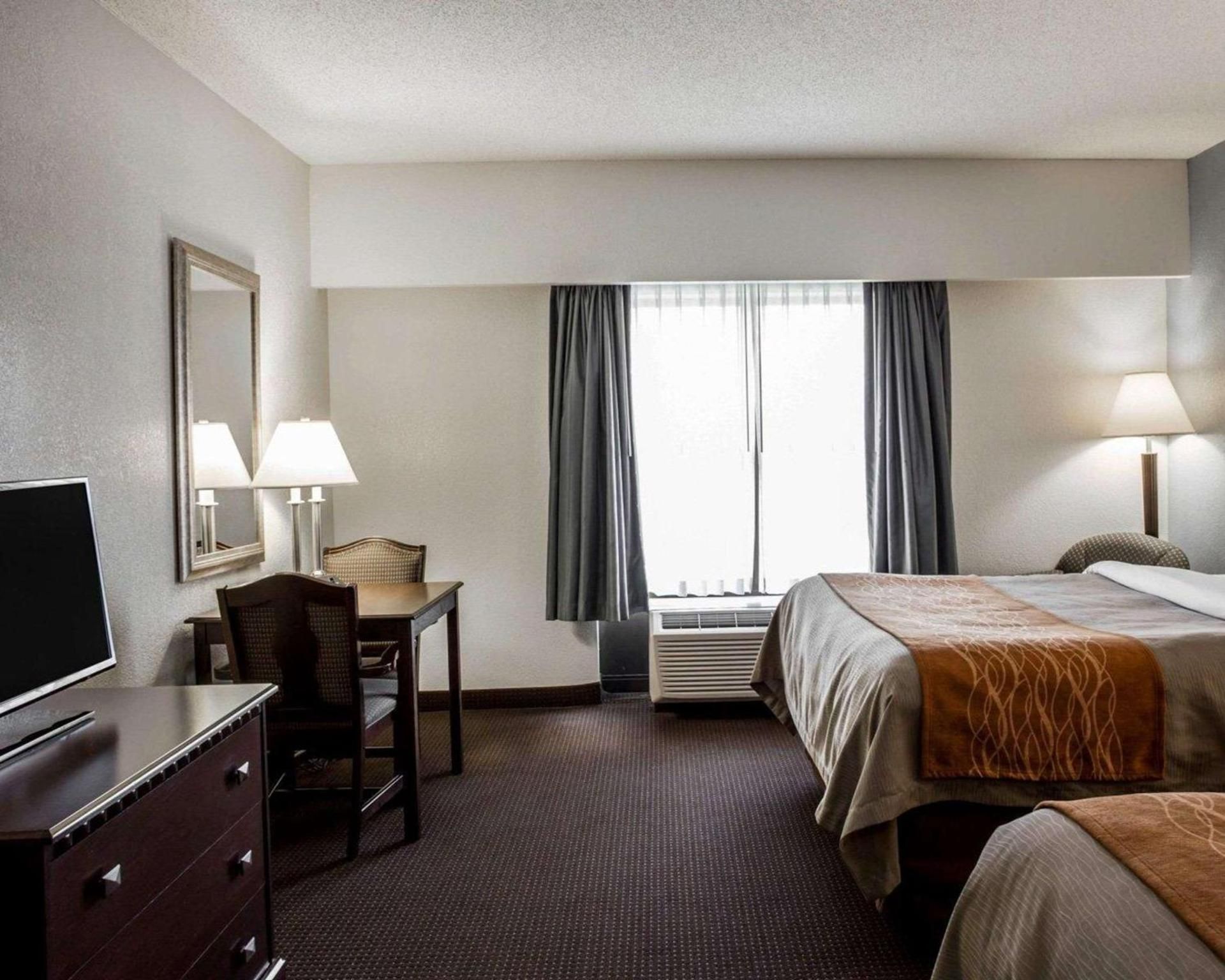 2 Queen Beds, Nonsmoking, Accessible