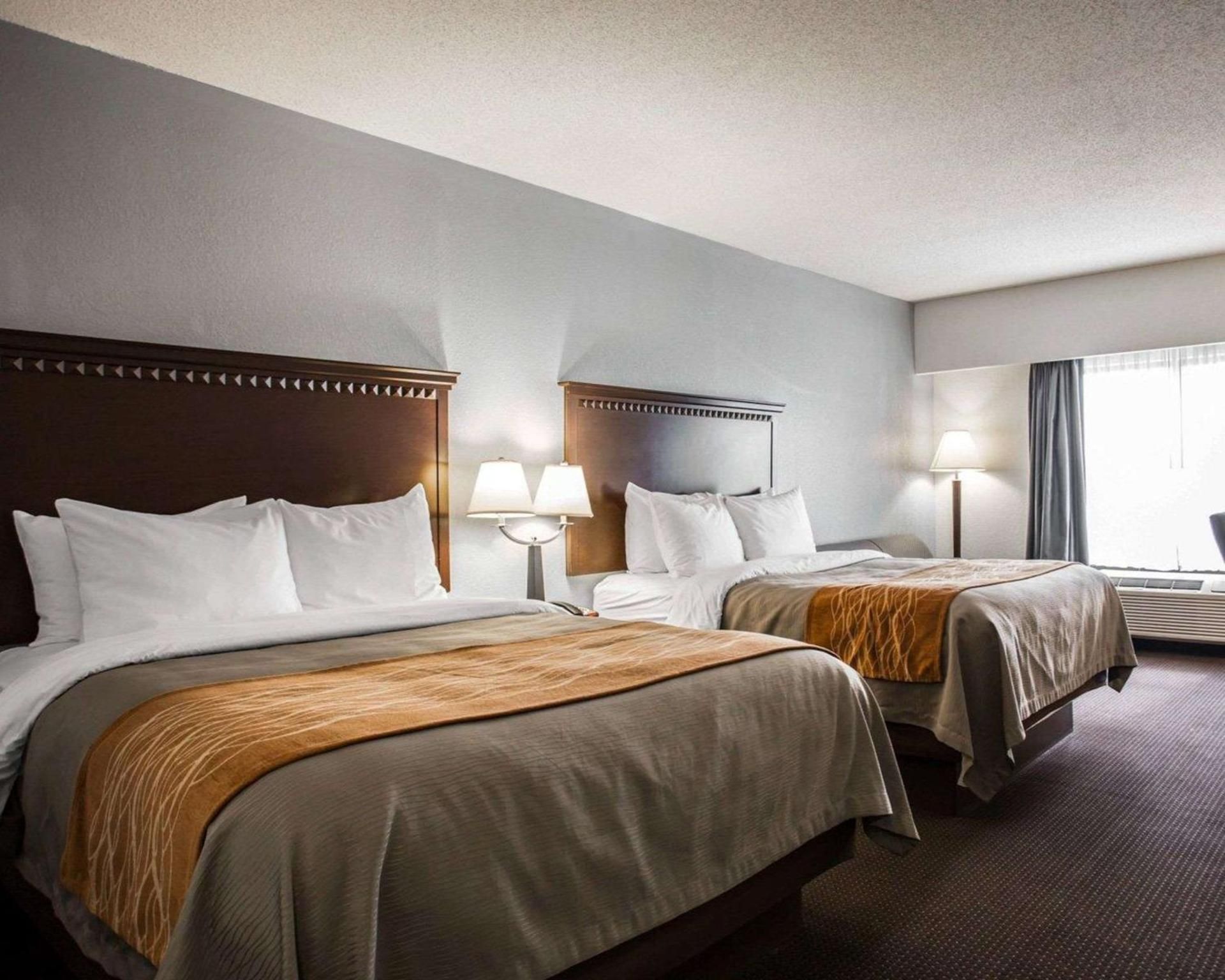 2 Queen Beds, Suite, Nonsmoking