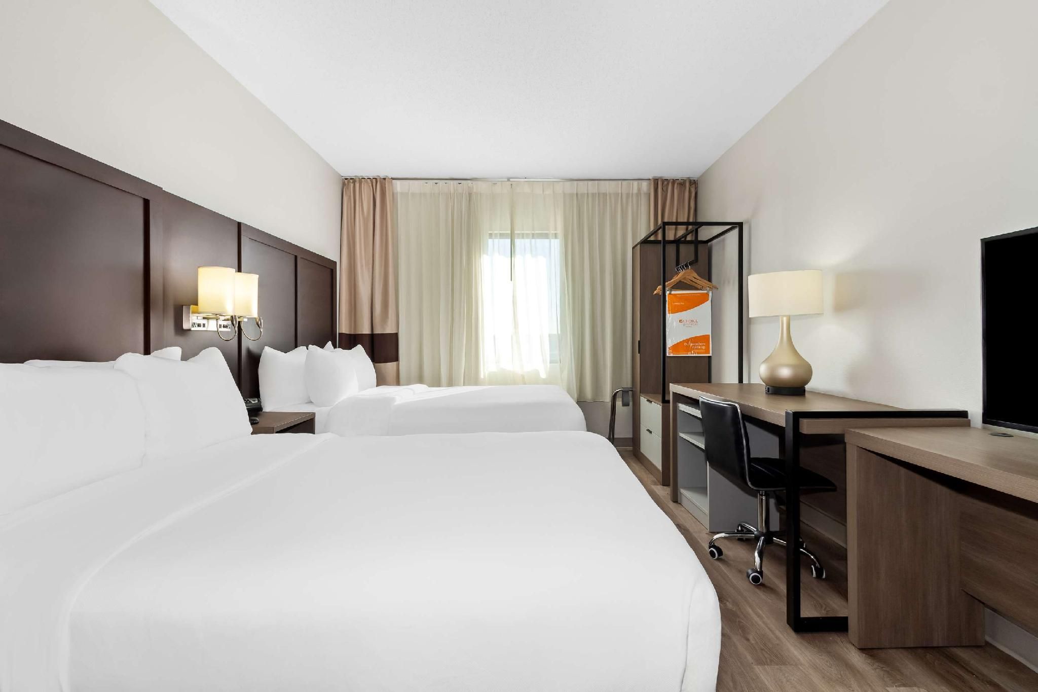 2 Double Beds, Suite, Nonsmoking