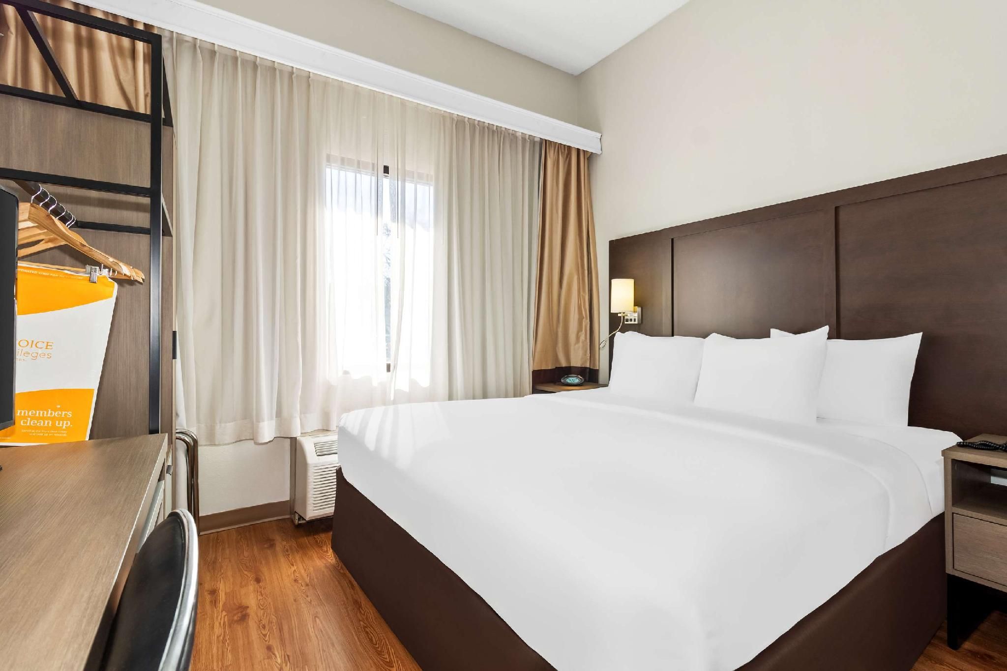 1 Double Bed, Suite, Nonsmoking, Accessible