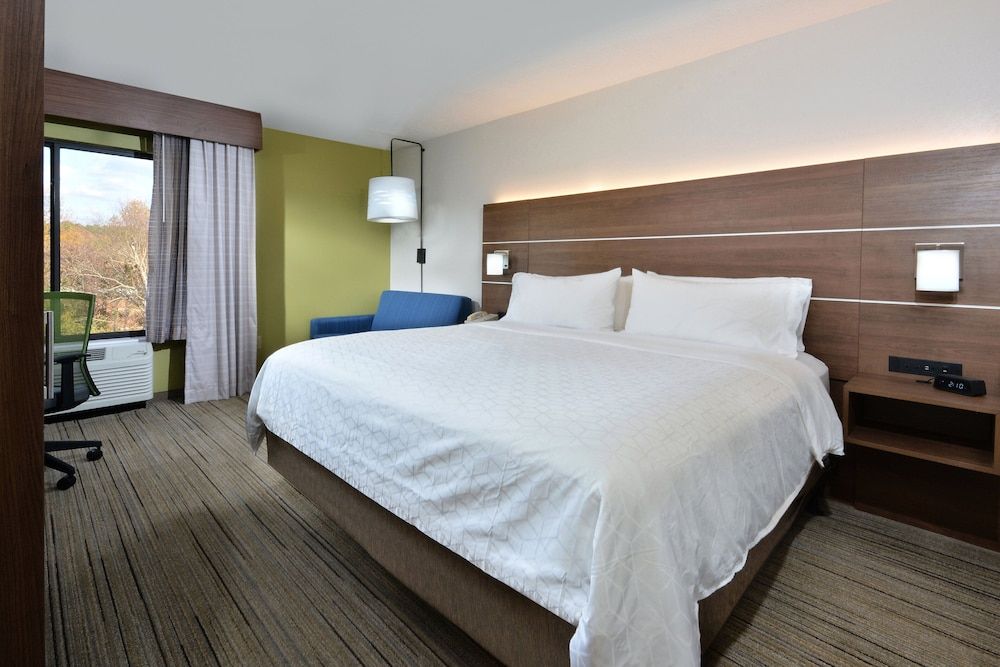 Standard Room, 1 King Bed with Sofa bed