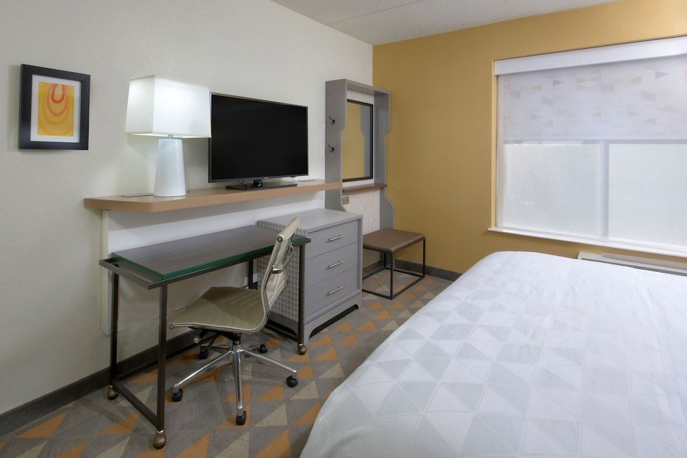 Standard Room, 2 Queen Beds, Accessible (Communications)