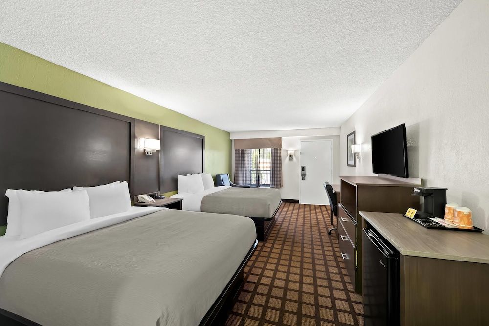 Standard Room, 2 Queen Beds, Non Smoking