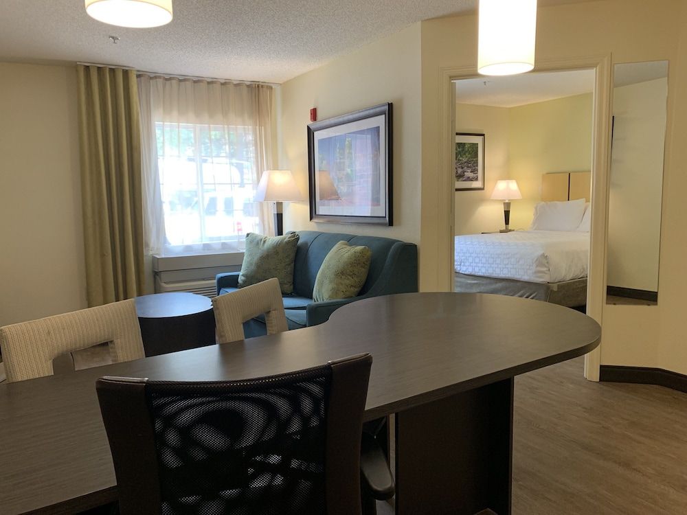 Suite, 1 Bedroom, Accessible Bathtub (Communications)