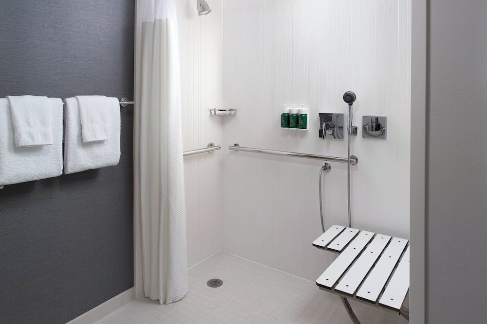 Room, 2 Queen Beds (Mobility Accessible, Roll-in Shower)