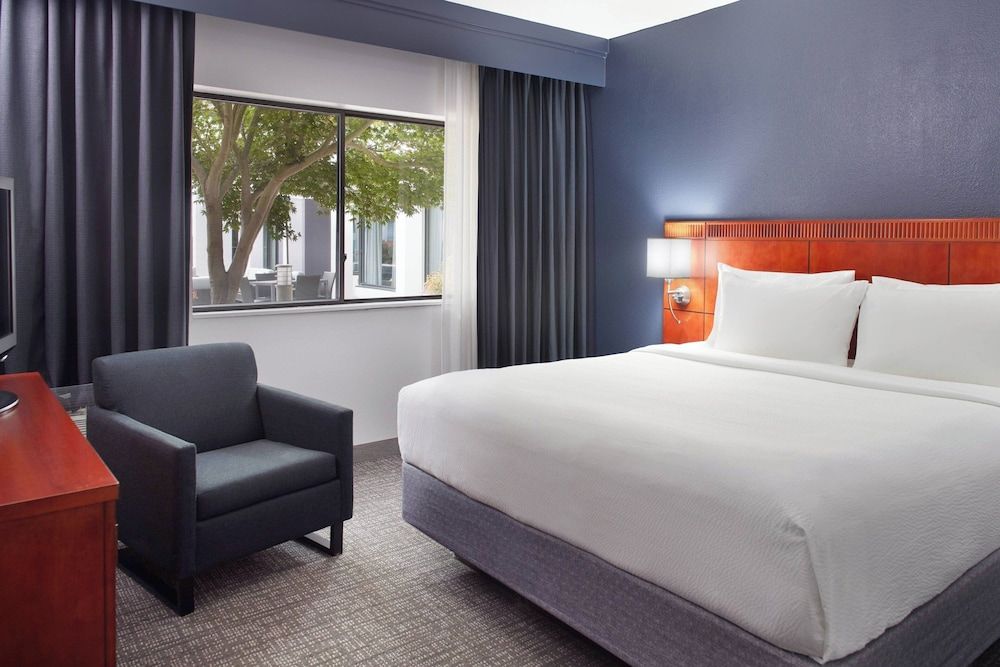 Suite, 1 Bedroom (Mobility Accessible, Tub)