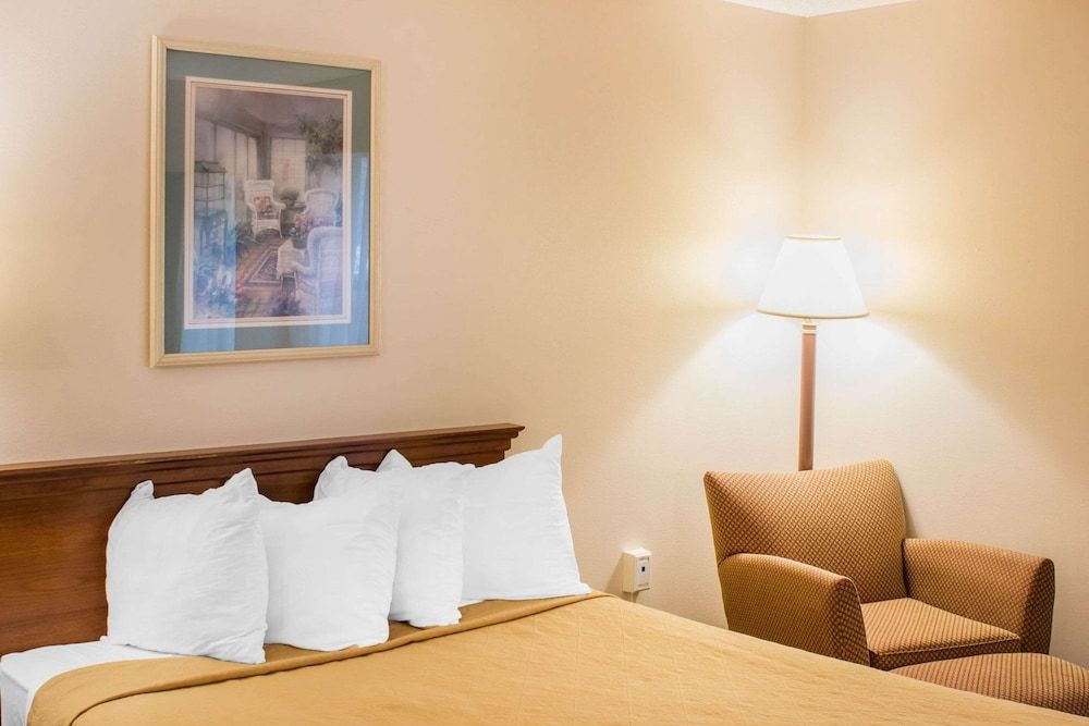 Standard Room, 2 Queen Beds, Non Smoking
