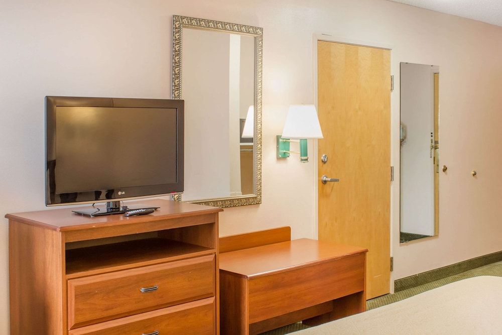 Room, 1 King Bed, Accessible, Non Smoking