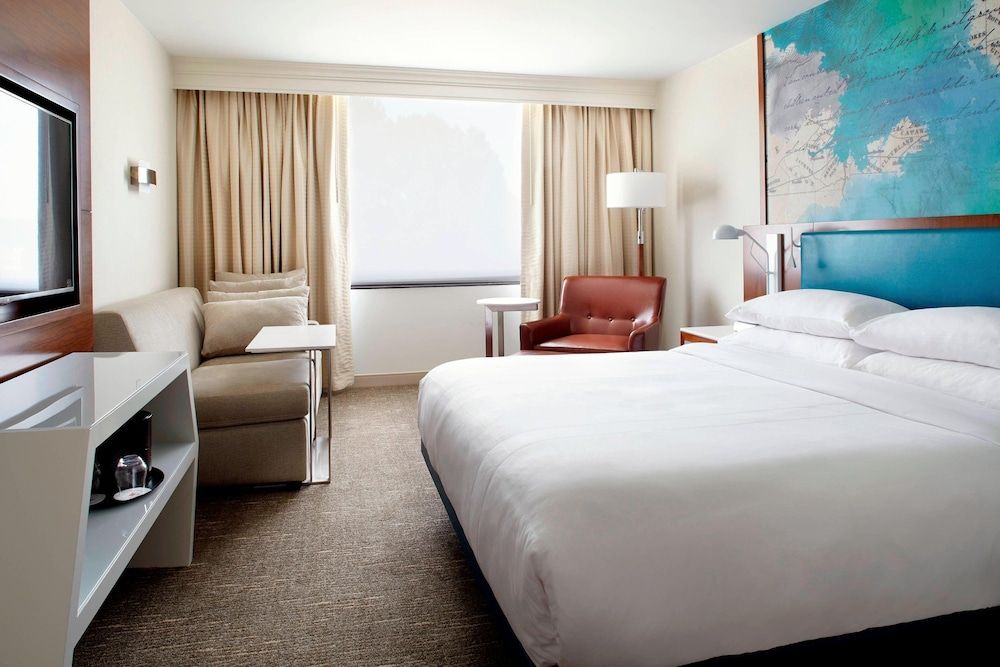 Room, 1 King Bed, Non Smoking, Balcony