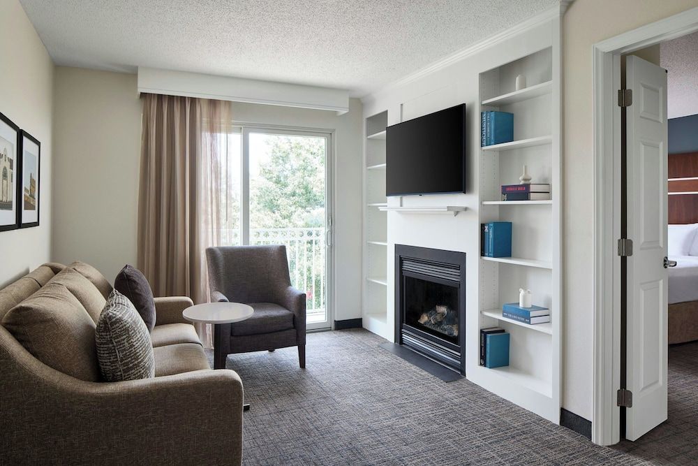 Executive Suite, 1 King Bed with Sofa bed, Non Smoking