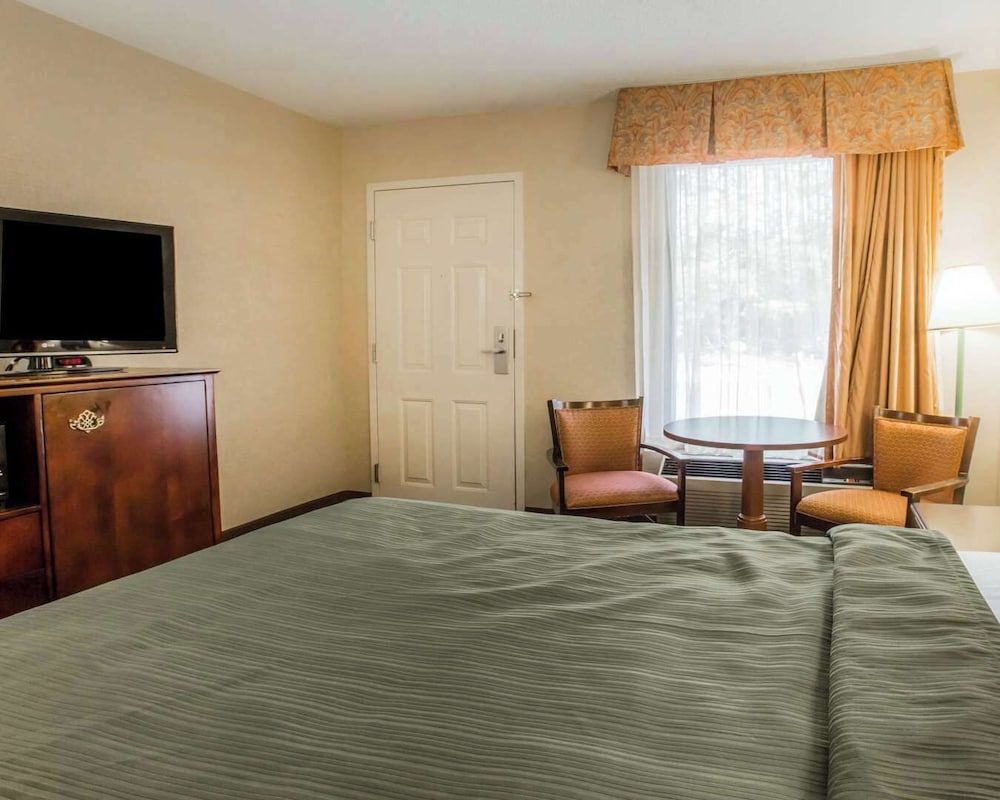 Standard Room, 1 King Bed, Smoking