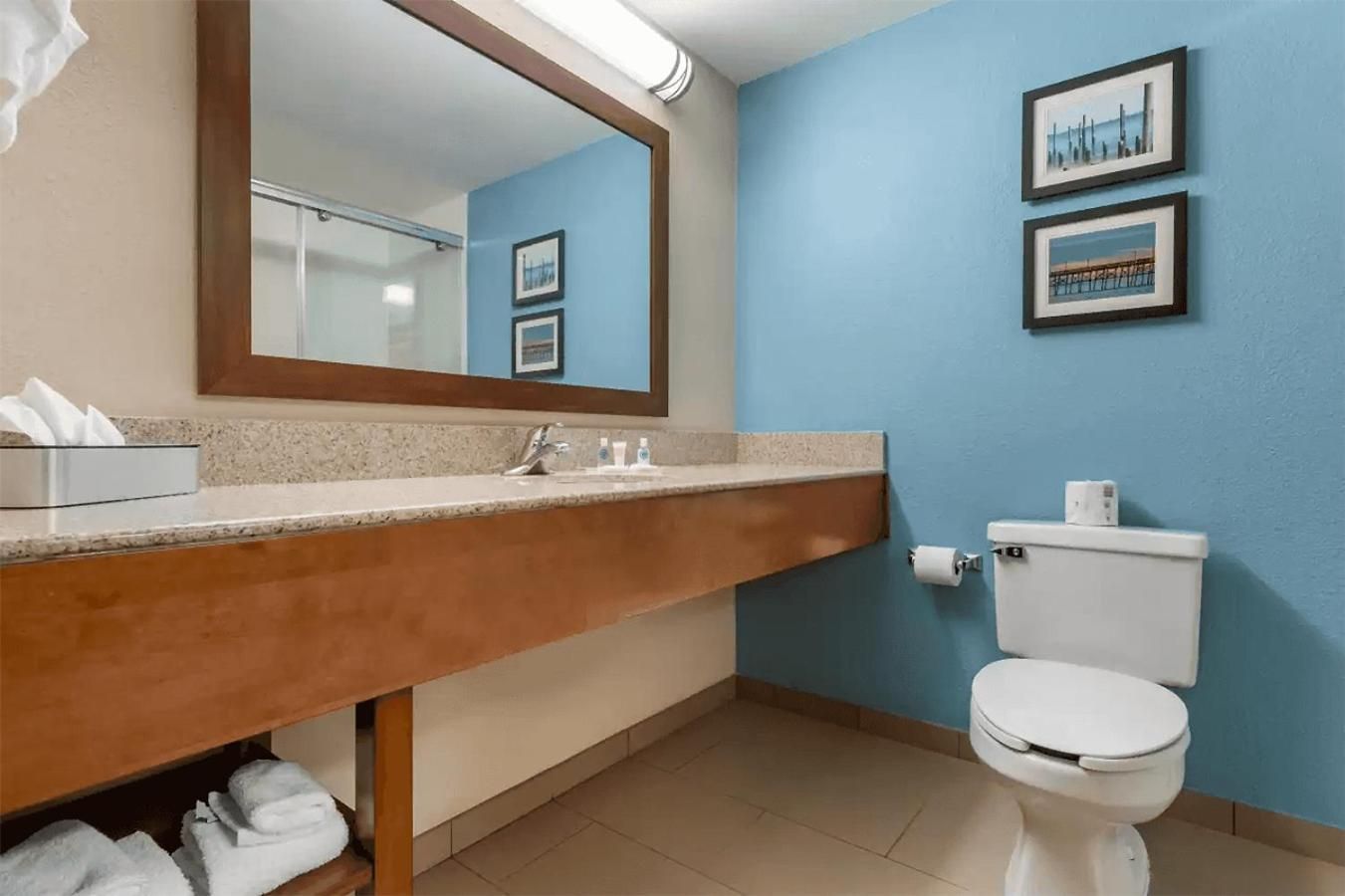 2 Queen Beds, Suite, Nonsmoking