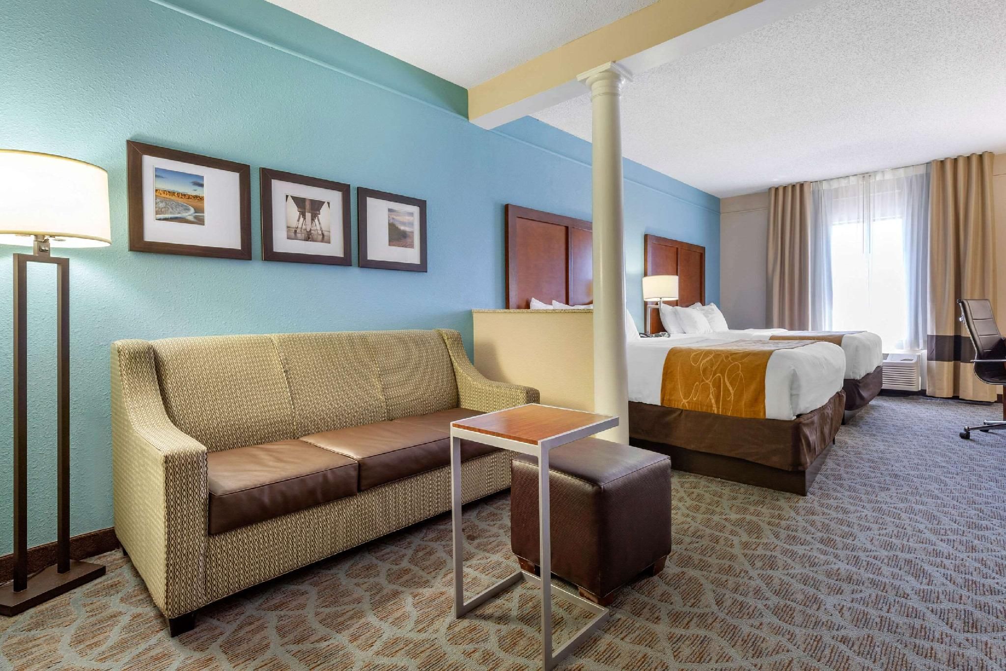 2 Queen Beds, Suite, Nonsmoking