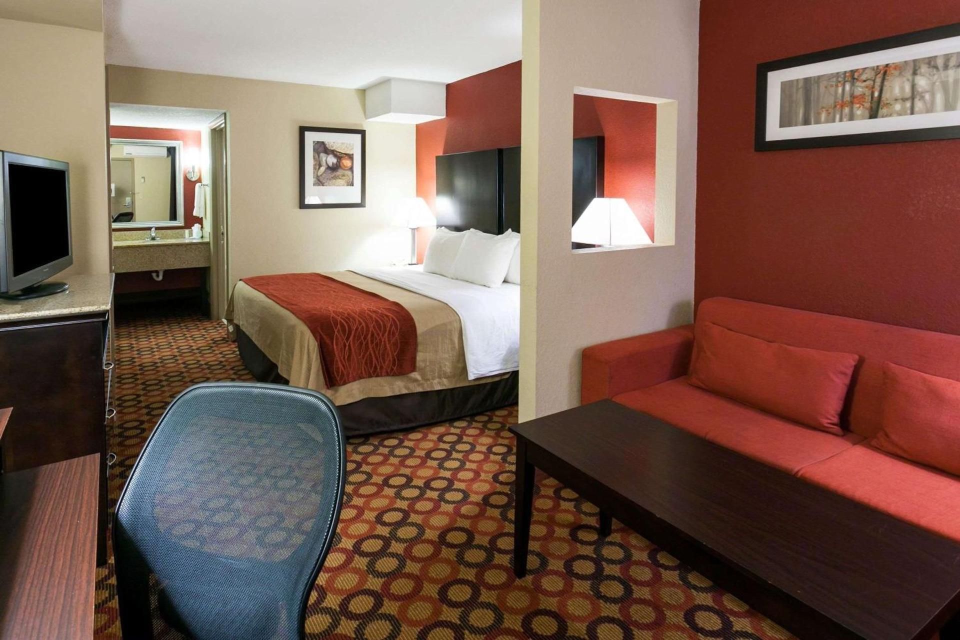 1 King Bed, Suite, Nonsmoking, Accessible