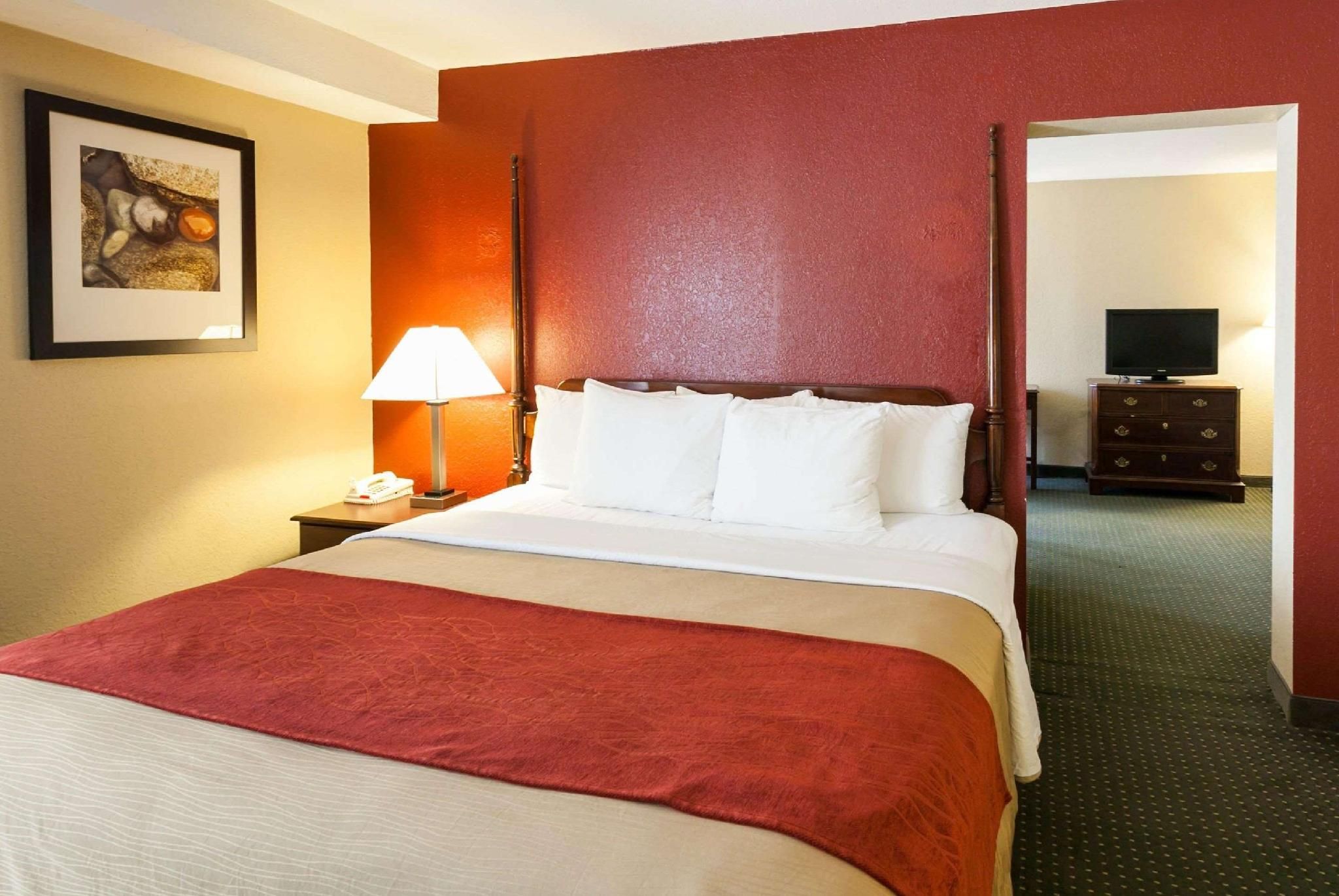 1 King Bed, Suite, Nonsmoking