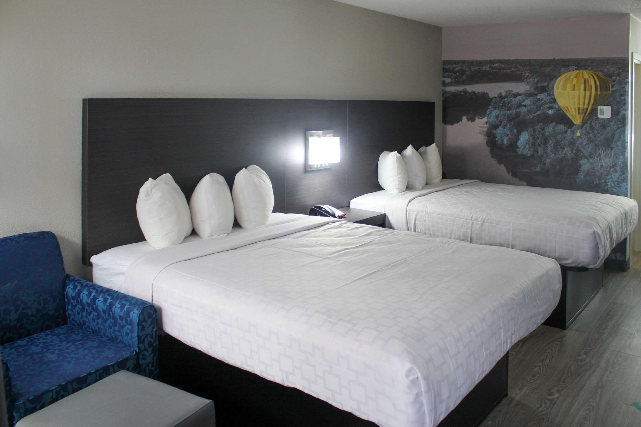 2 Double Beds, Smoking