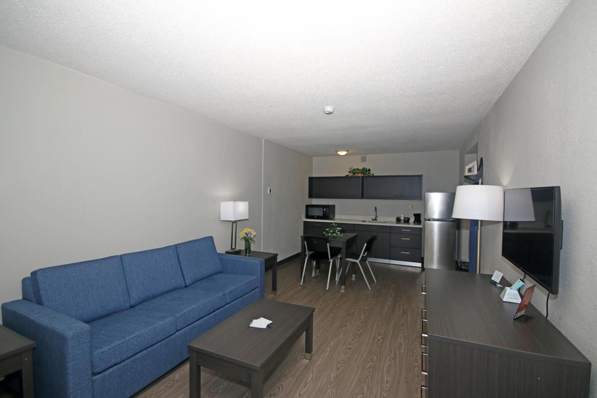 1 King Bed, Efficiency, Suite, Nonsmoking, Upgrade
