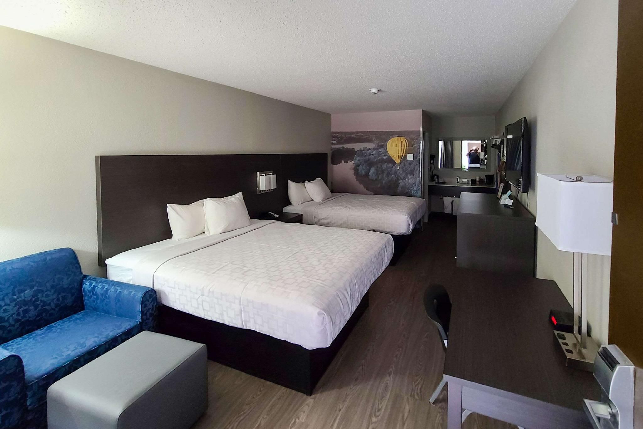 2 Double Beds, Smoking