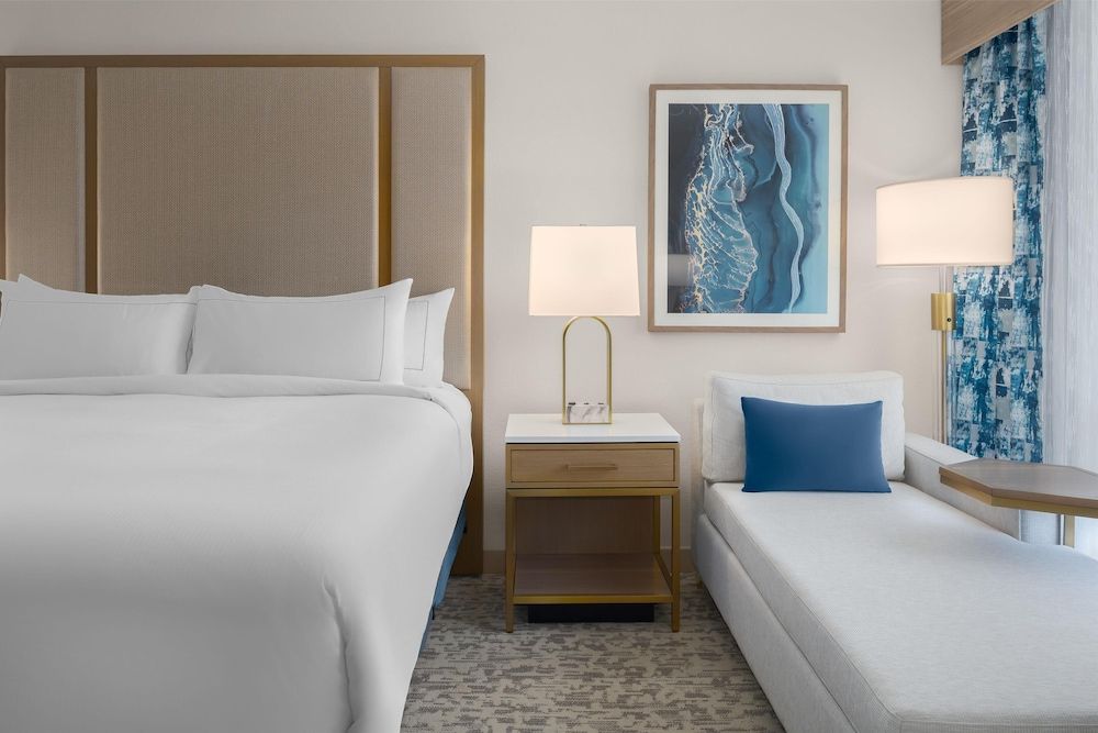 Room, 1 King Bed, Accessible (Hearing)