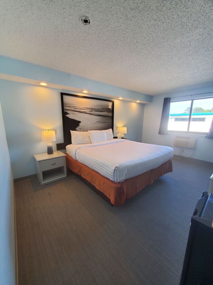 Standard Room, 1 King Bed