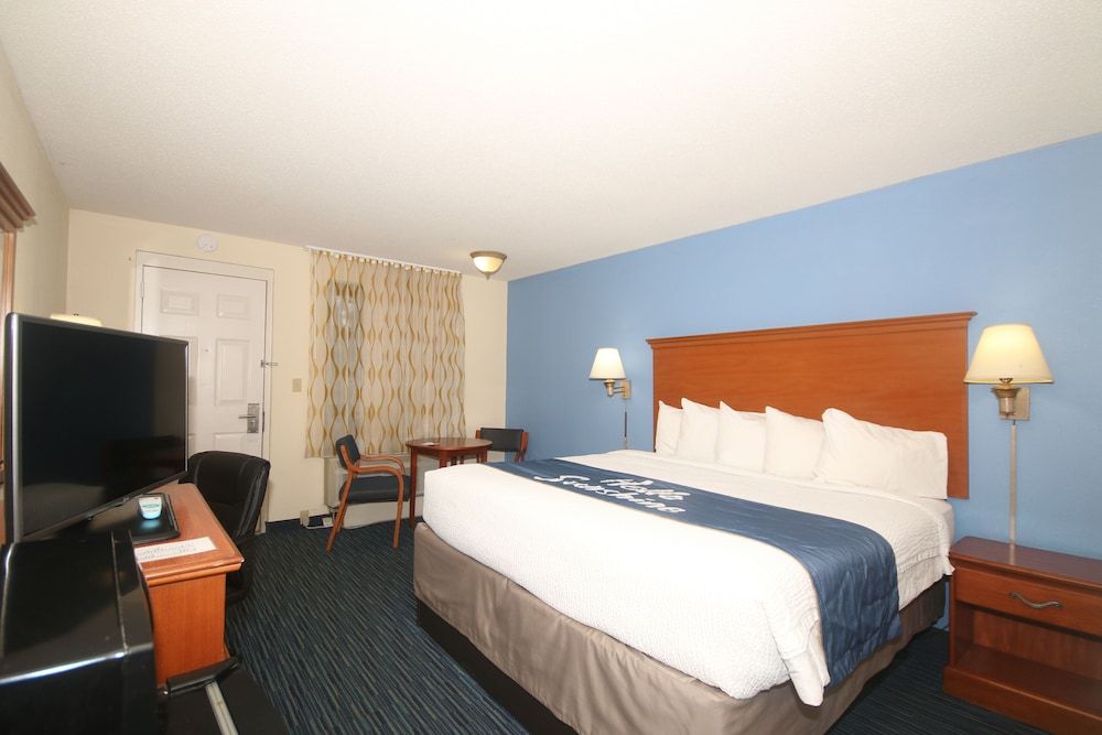 Standard Room, 1 King Bed