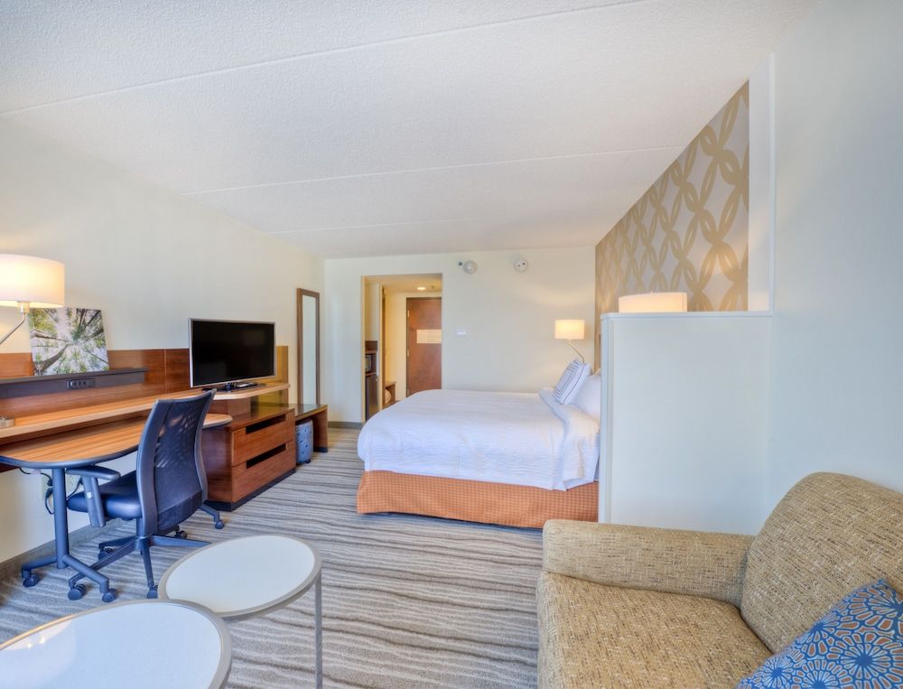 Room, 1 King Bed with Sofa bed, Non Smoking (Mobility Accessible, Tub)