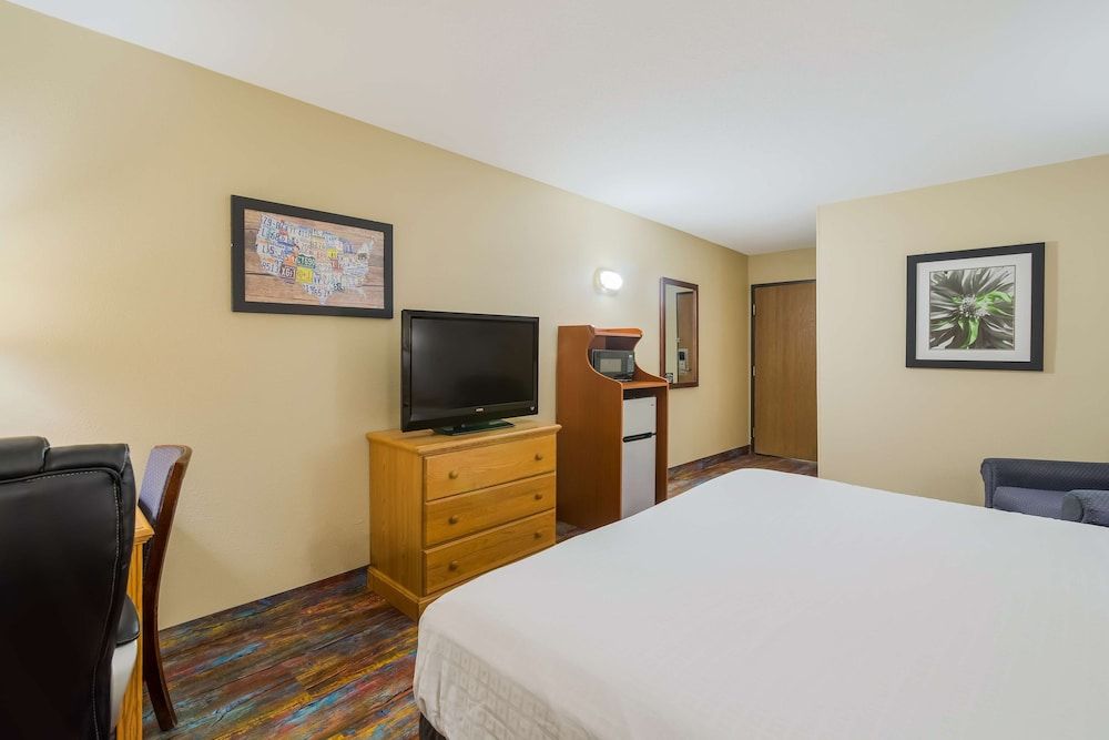 Room, 1 King Bed, Non Smoking
