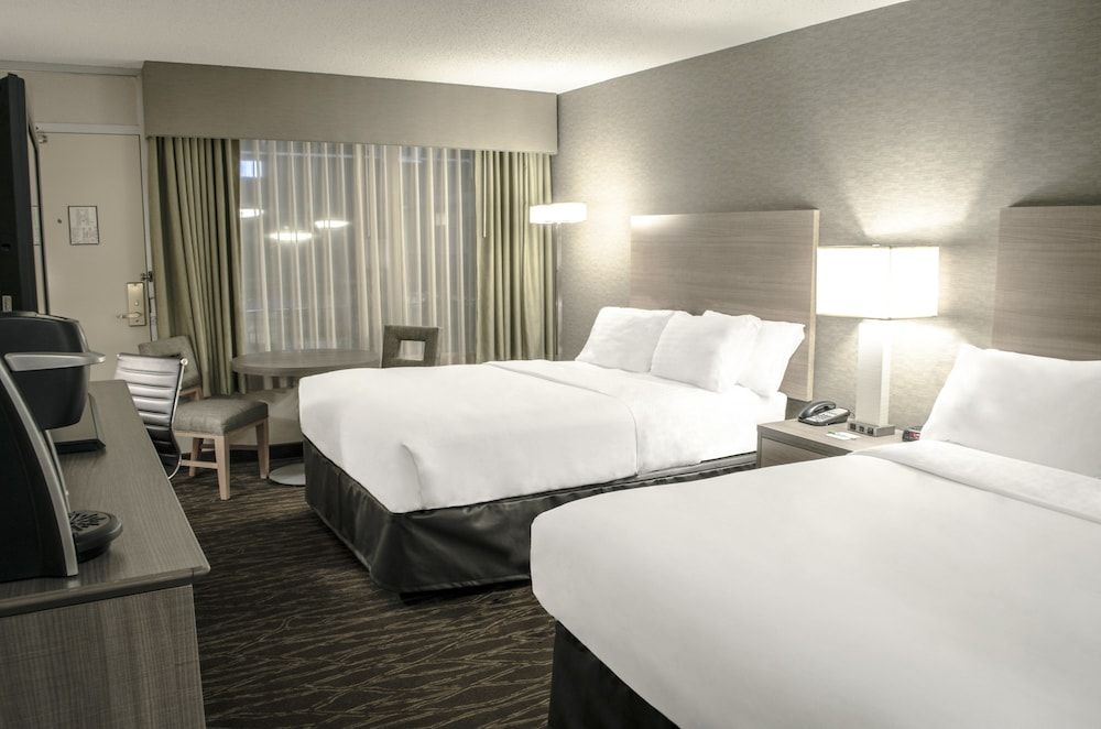 Standard Room, 2 Queen Beds, Accessible Bathtub (Communications, Mobility)
