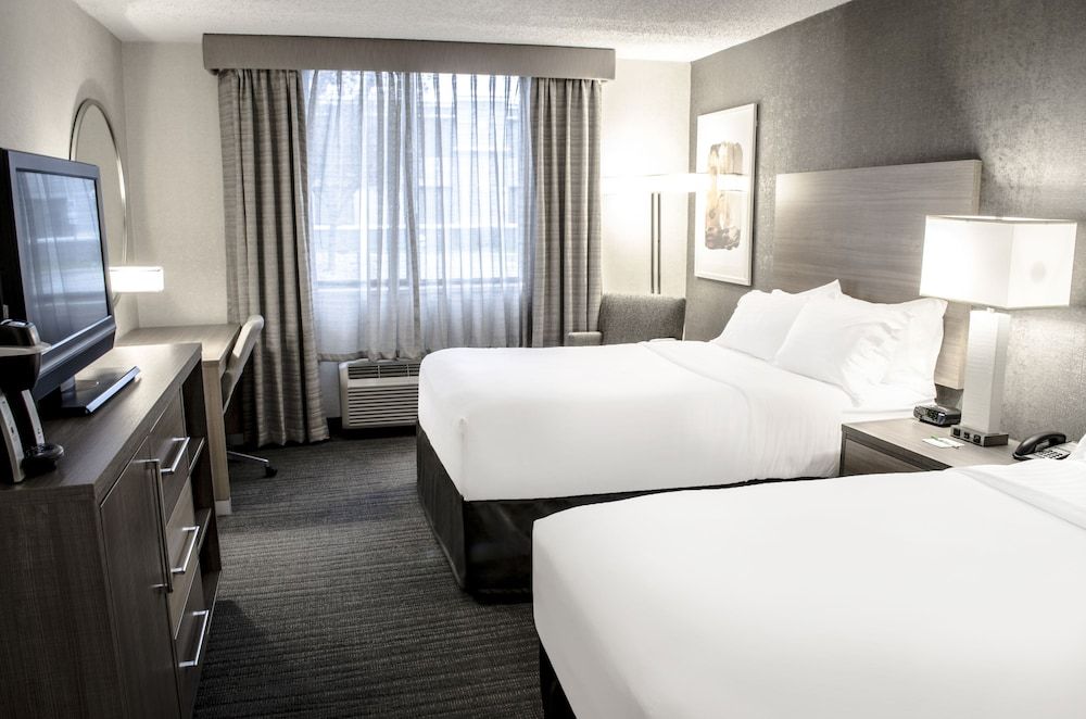 Room, 2 Queen Beds, Mobility Accessible, Pool Access (Communications)