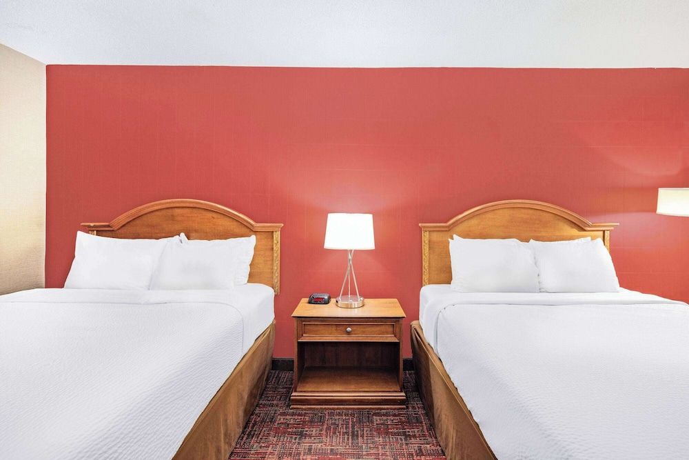 Room, 2 Queen Beds, Accessible, Non Smoking (Mobility, Roll-In Shower)