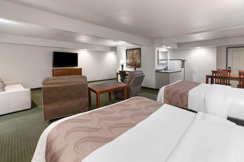 Suite, 2 Queen Beds, Non Smoking