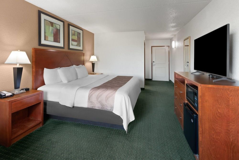 Room, 1 King Bed, Non Smoking