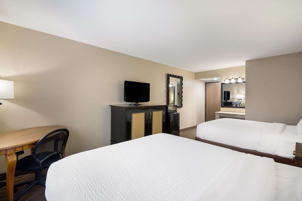 Revel Hotel Minot, SureStay Collection by Best Western Standard Room, 2 Queen Beds, Non Smoking, Refrigerator & Microwave (Pet Friendly) 2