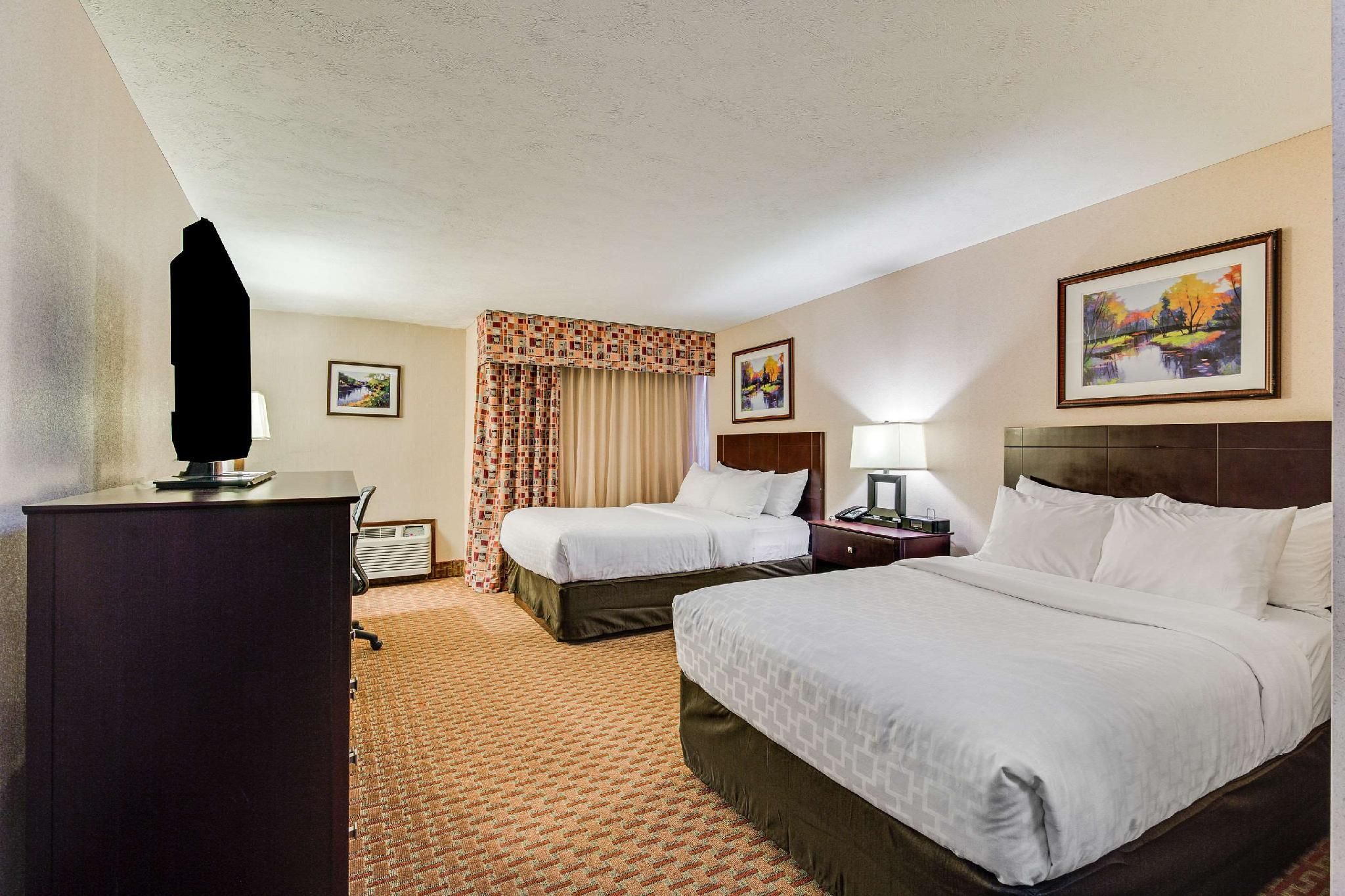 2 Double Beds, Nonsmoking, Accessible