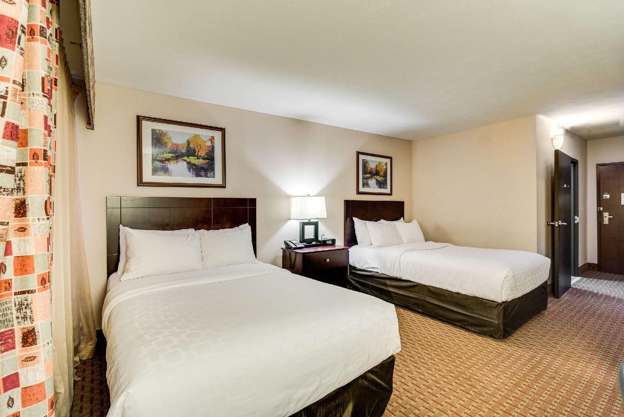2 Double Beds, Nonsmoking, Accessible