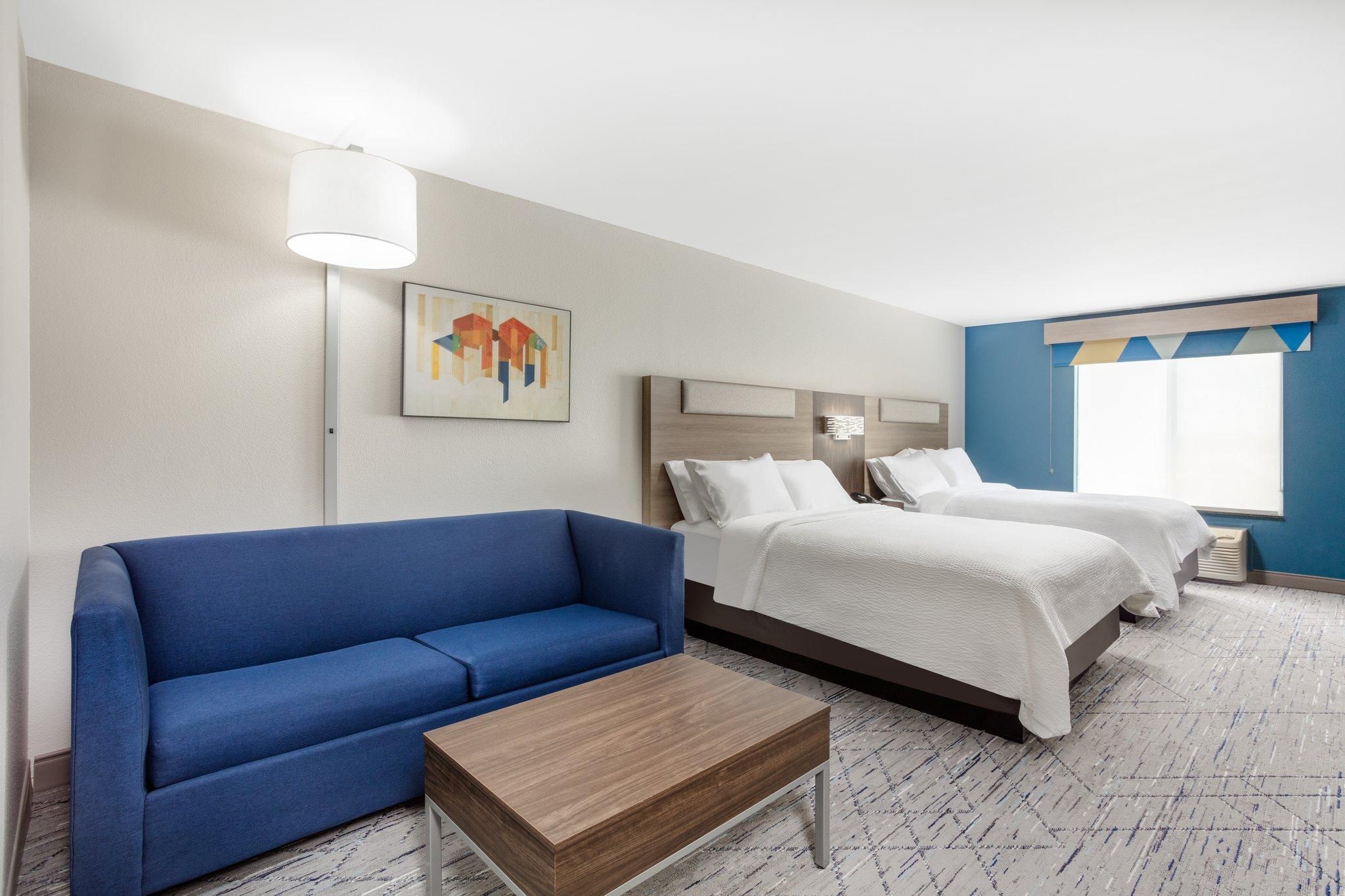 2 Queen Suite