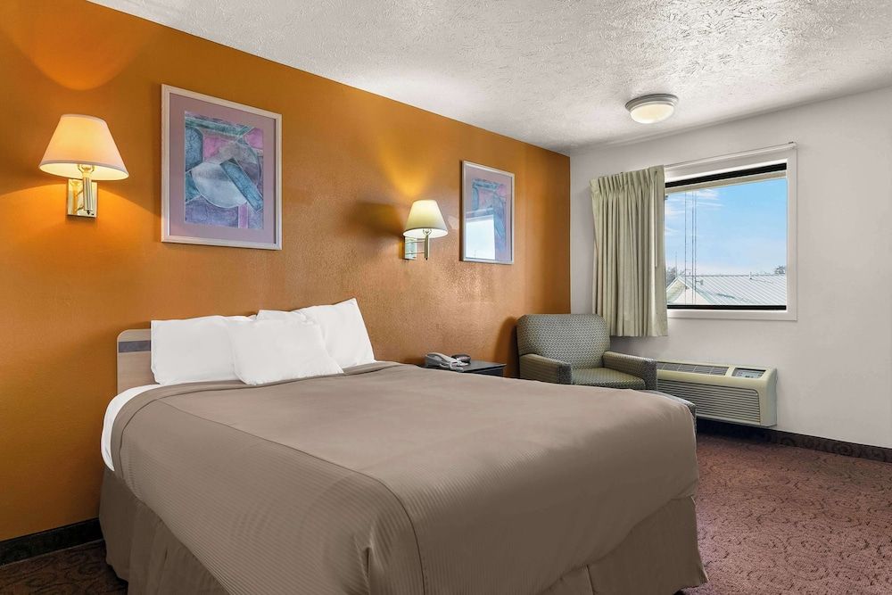 Room, 1 Queen Bed, Smoking