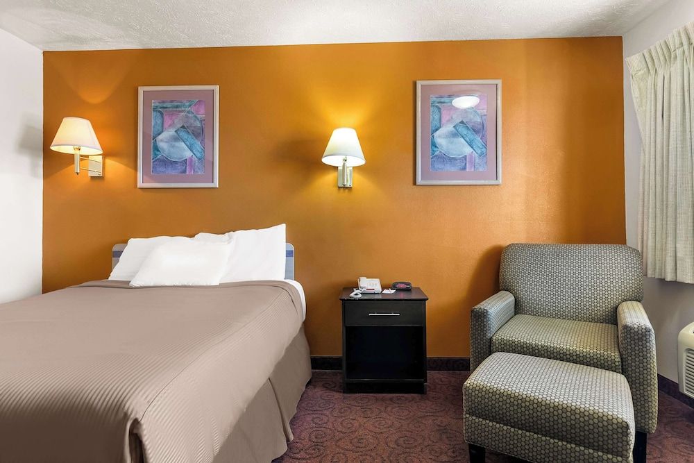 Room, 1 Queen Bed, Smoking