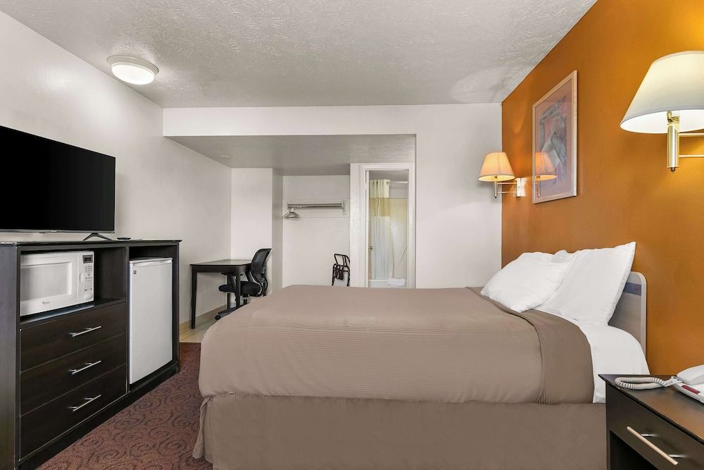 Room, 1 King Bed, Non Smoking