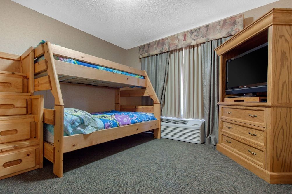 Suite, 1 King Bed, Non Smoking