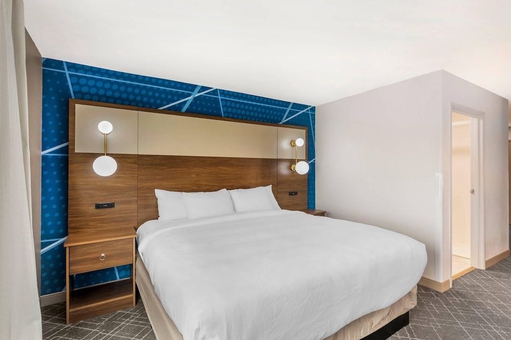 Suite, 1 King Bed, Non Smoking