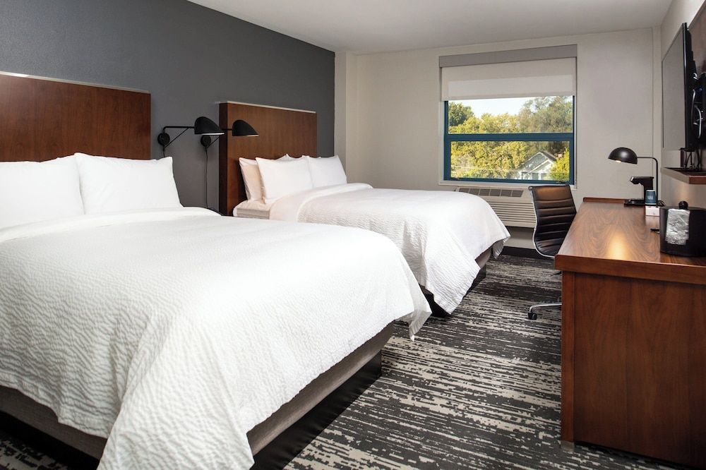 undefined Four Points by Sheraton Omaha Midtown